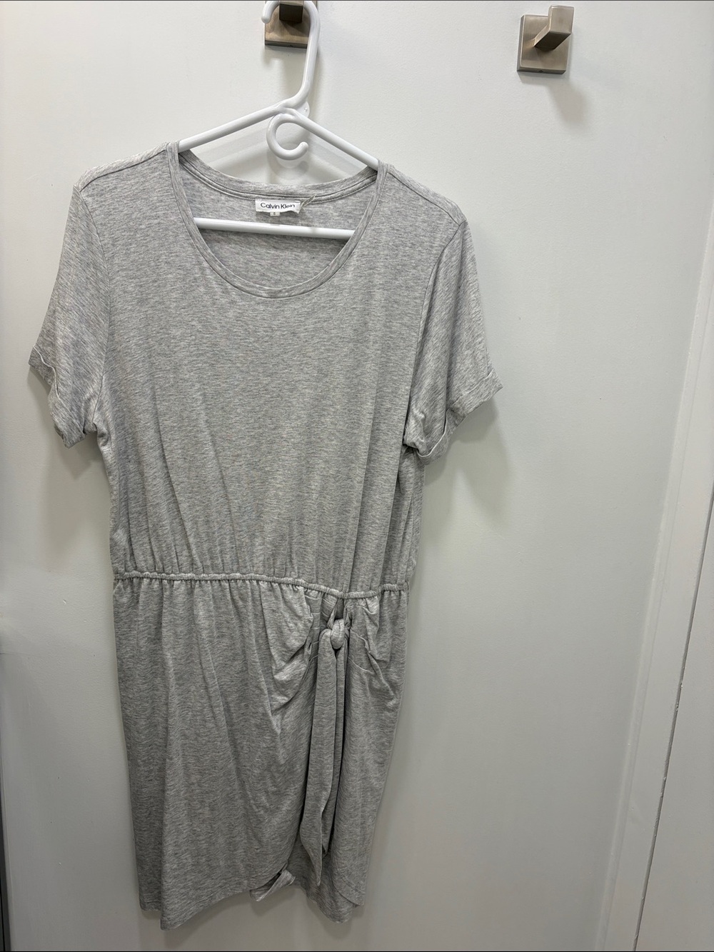 Calvin Klein Light Gray Tie-Waist Short Sleeve Dress